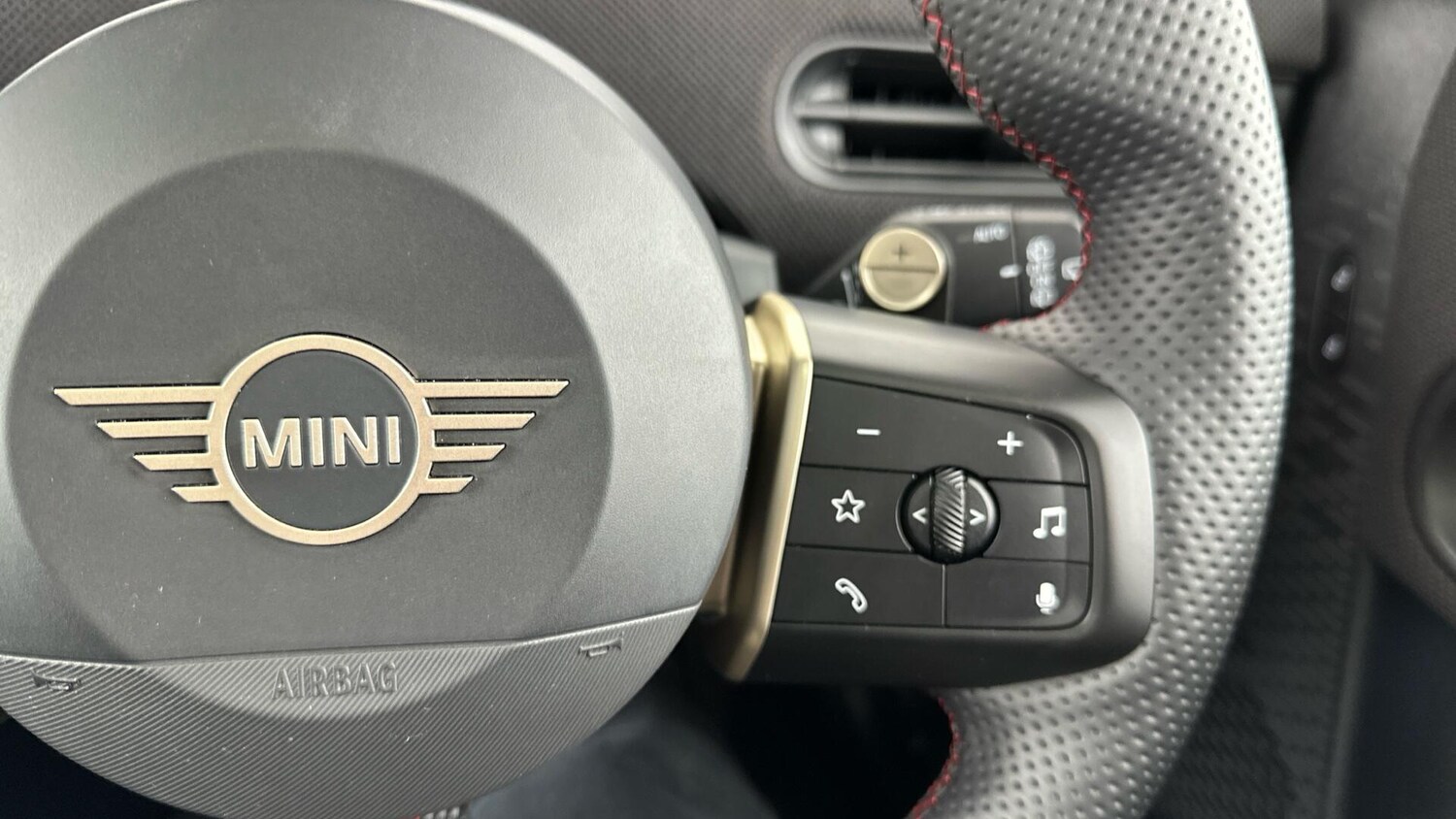 Used MINI Cooper 2025 for sale - 76760427: Photo 18