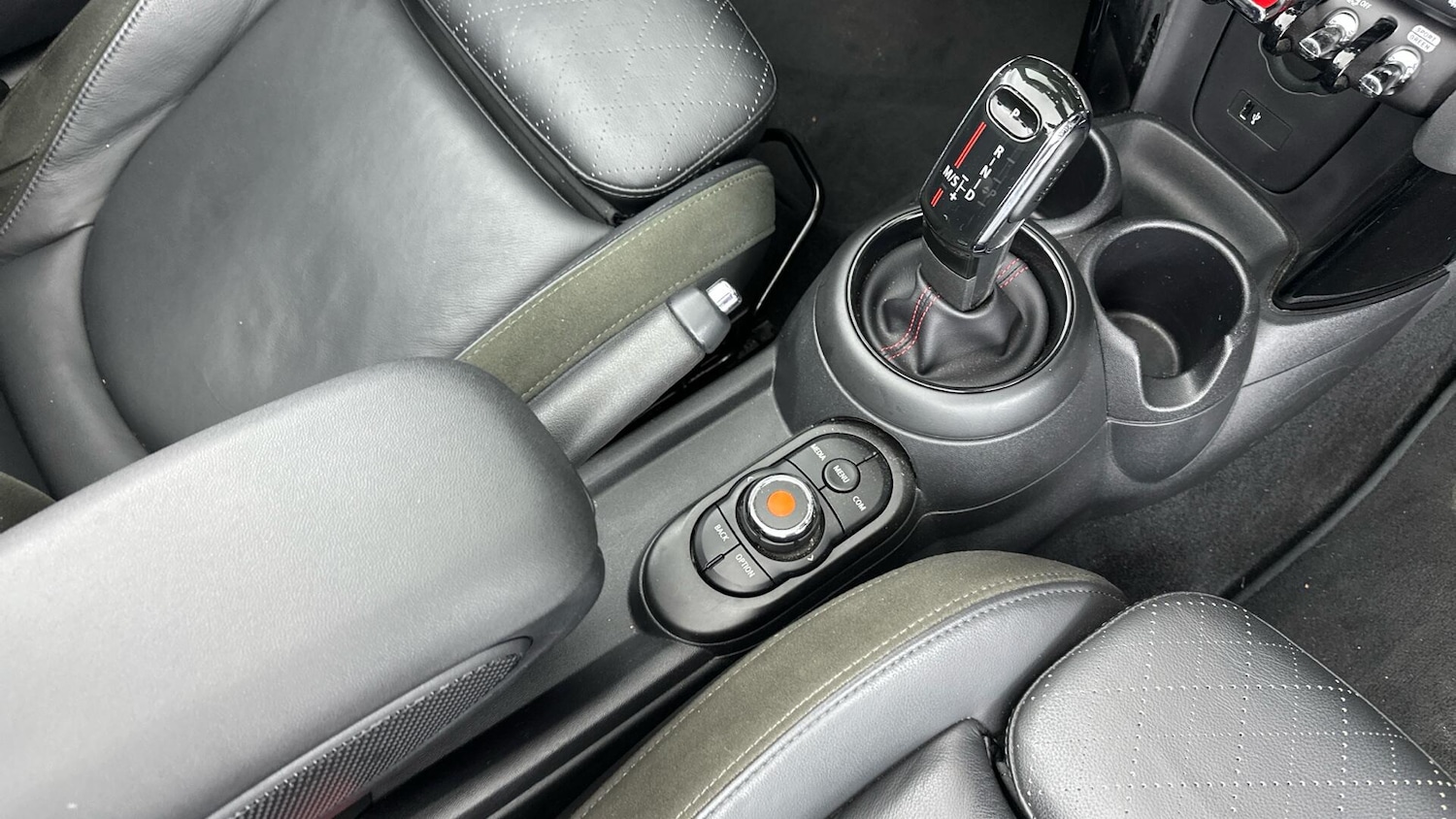 Used MINI Convertible 2019 for sale - 76760488: Photo 10