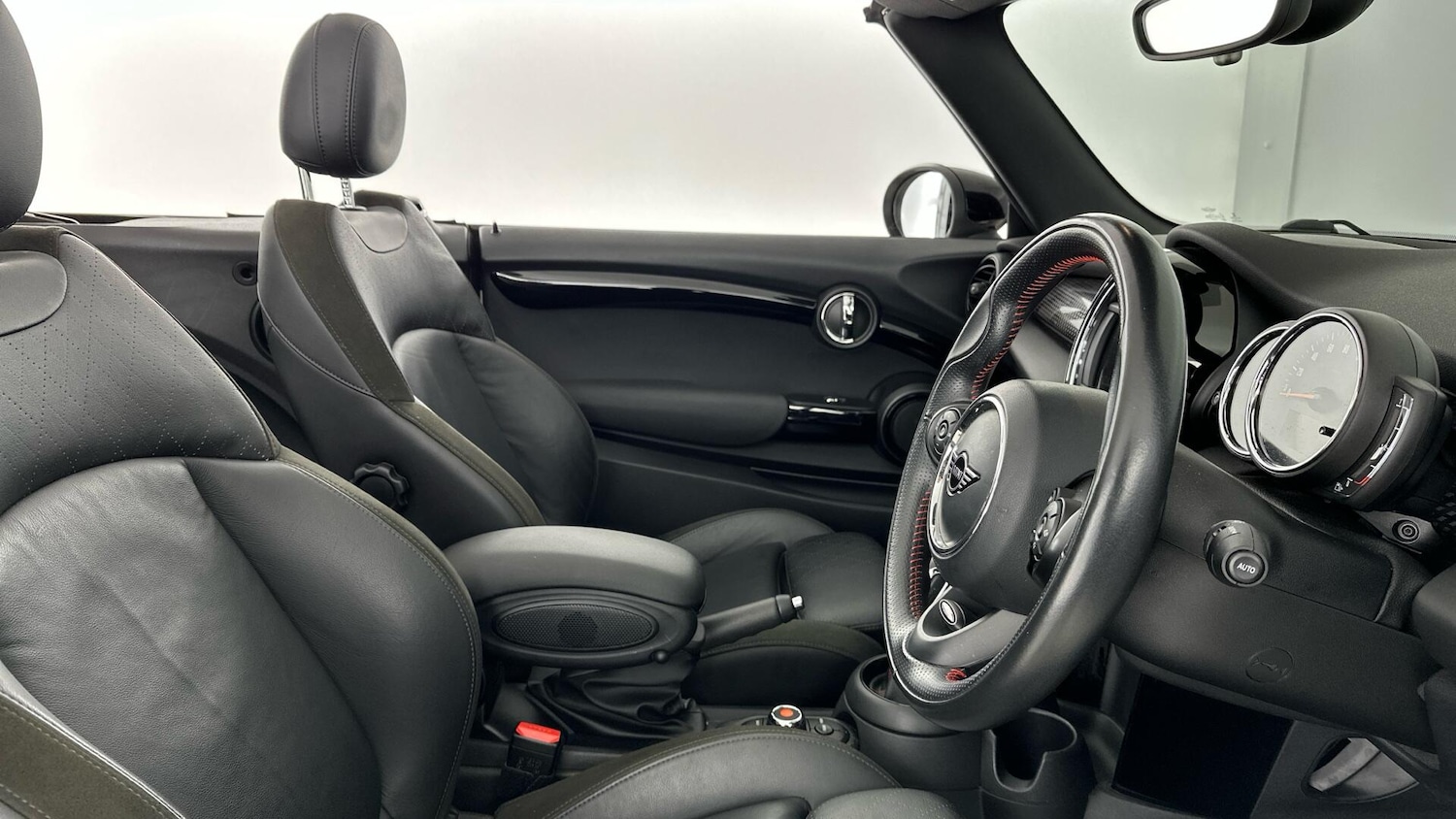 Used MINI Convertible 2019 for sale - 76760488: Photo 11