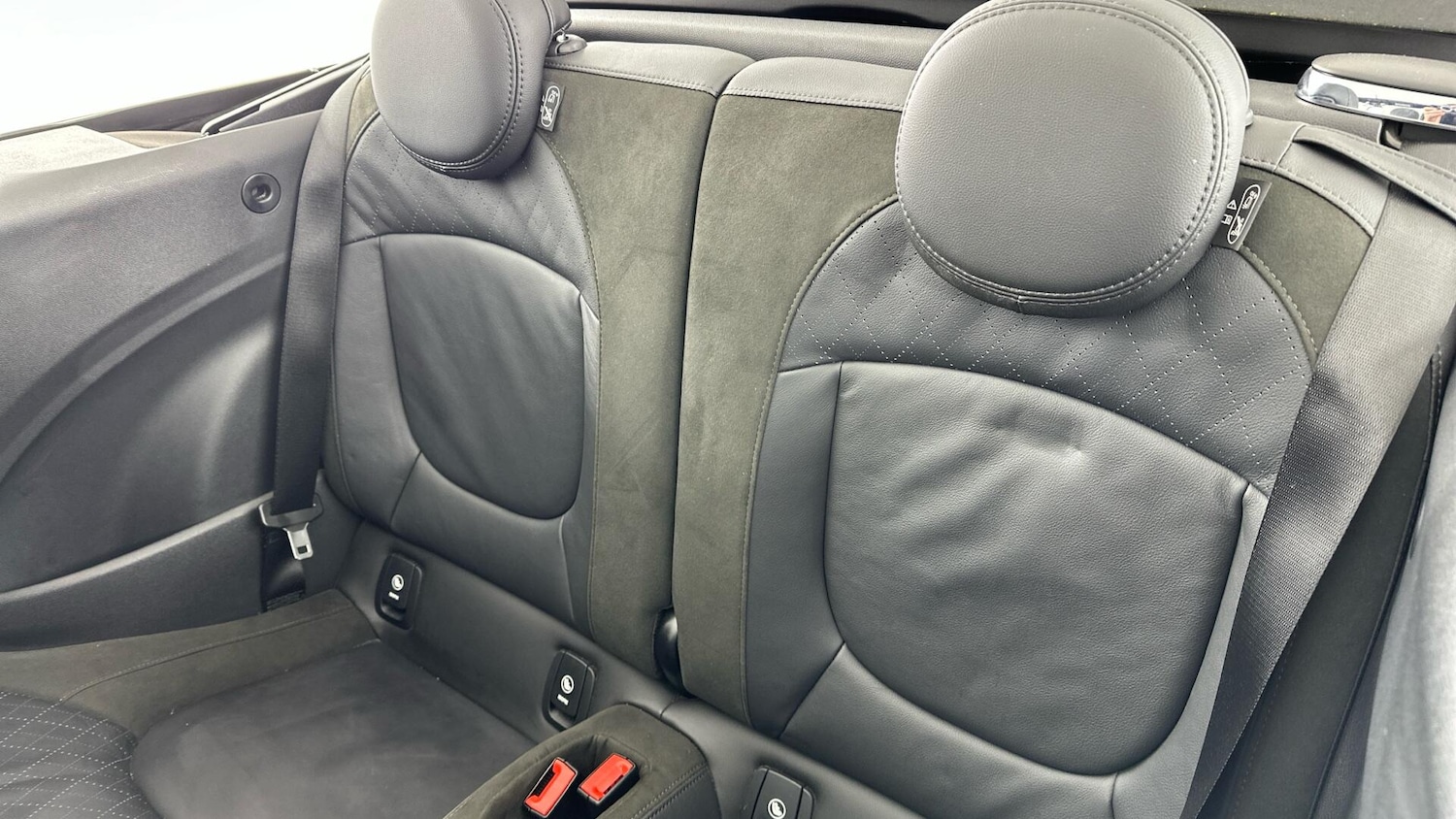 Used MINI Convertible 2019 for sale - 76760488: Photo 12