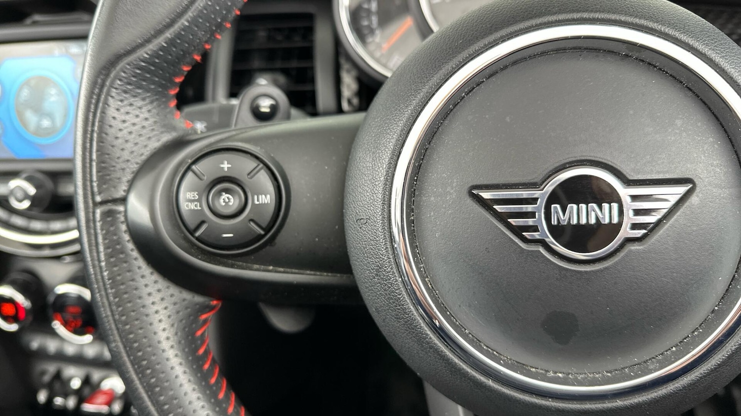 Used MINI Convertible 2019 for sale - 76760488: Photo 17