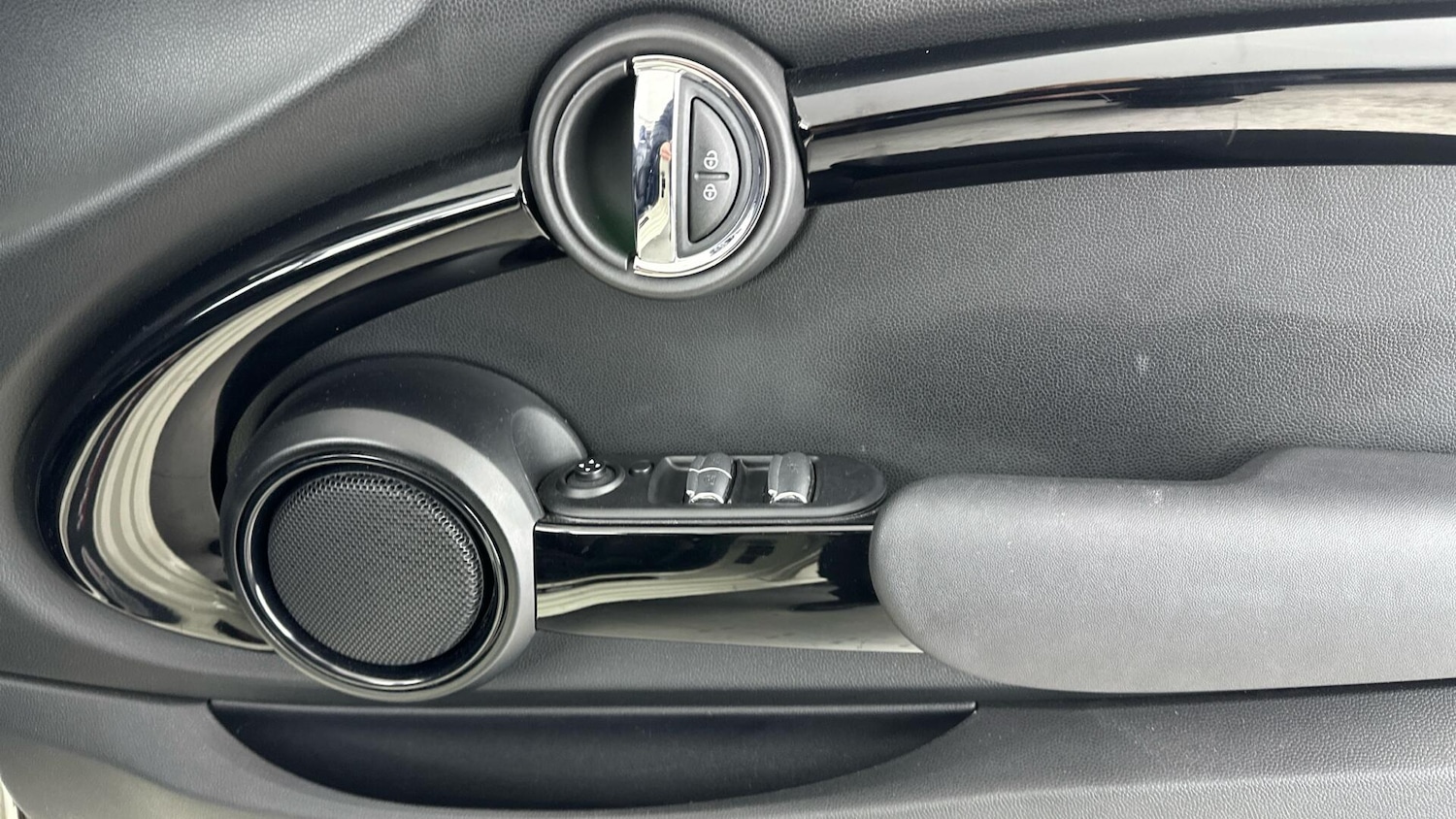 Used MINI Convertible 2019 for sale - 76760488: Photo 20