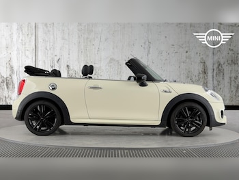 Used MINI Convertible 2019 for sale - 76760488: Photo