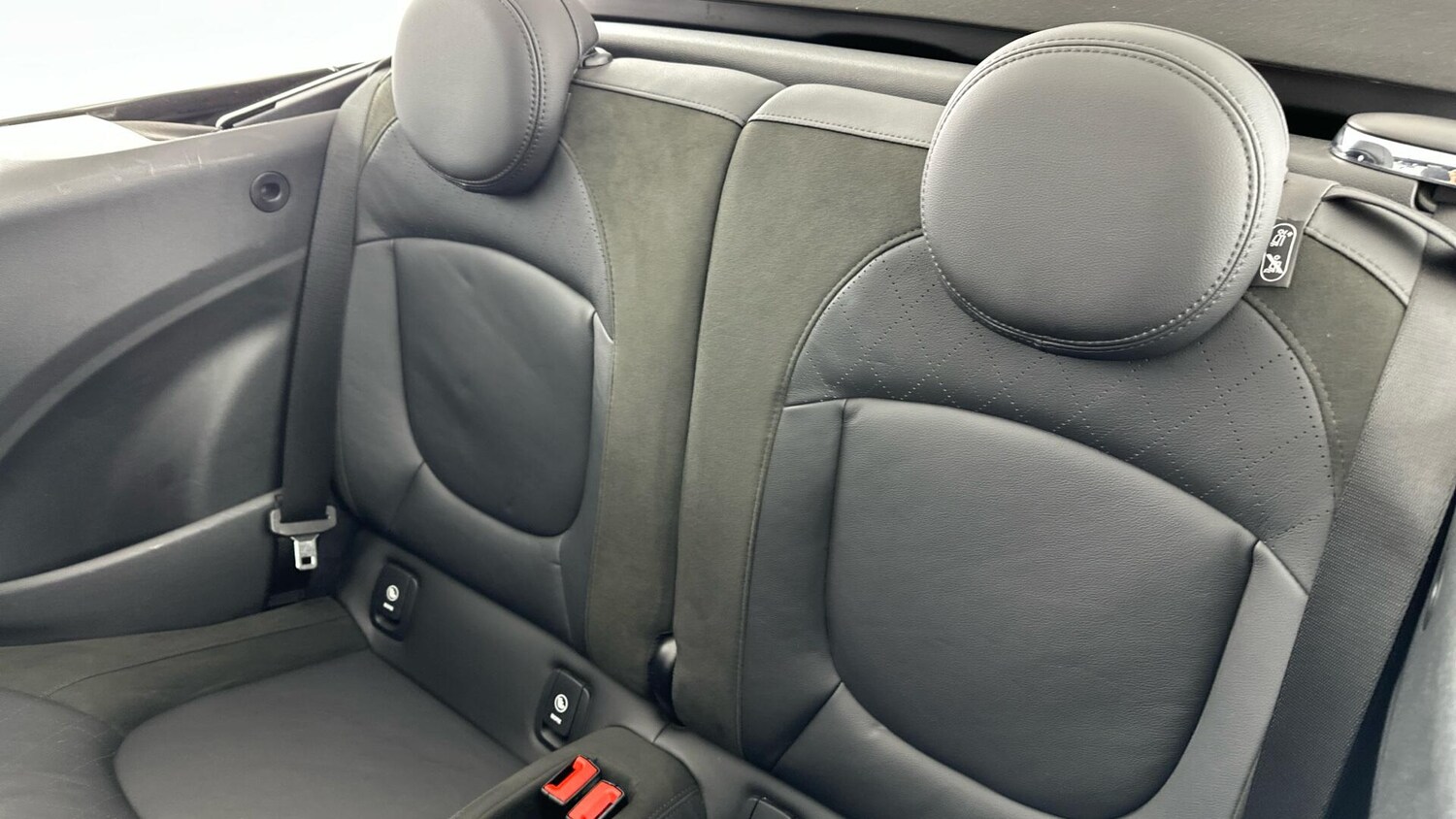 Used MINI Convertible 2022 for sale - 76760453: Photo 12