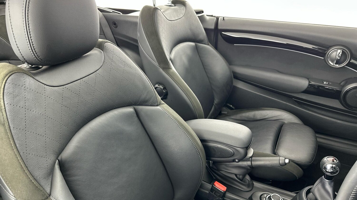 Used MINI Convertible 2022 for sale - 76760453: Photo 27