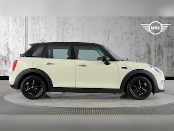 Used MINI Hatch 2018 for sale - 77993447: Photo