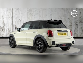 Used MINI Hatch 2019 for sale - 77291401: Photo