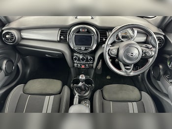 Used MINI Hatch 2019 for sale - 77291401: Photo