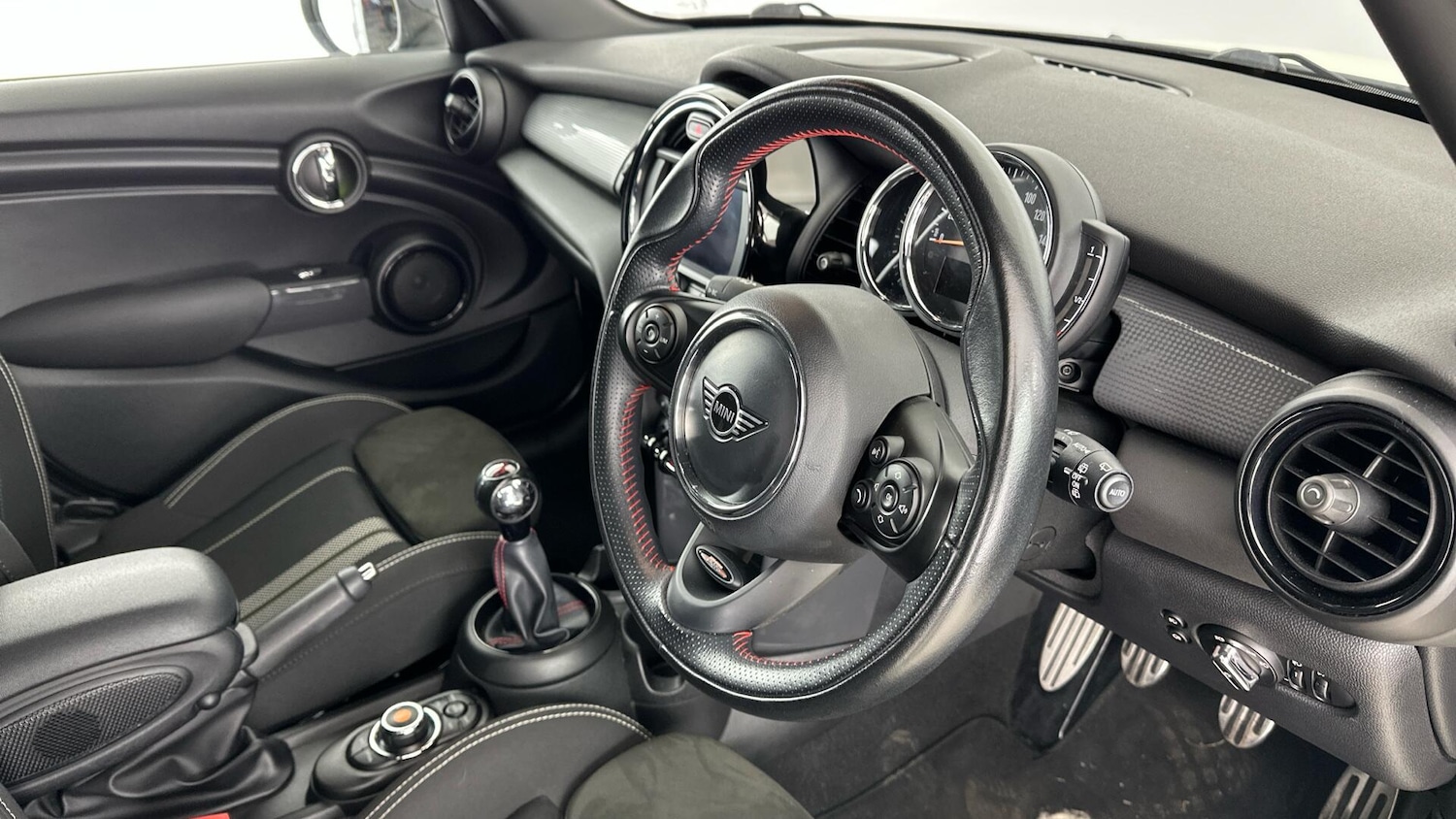 Used MINI Hatch 2019 for sale - 77291401: Photo 6