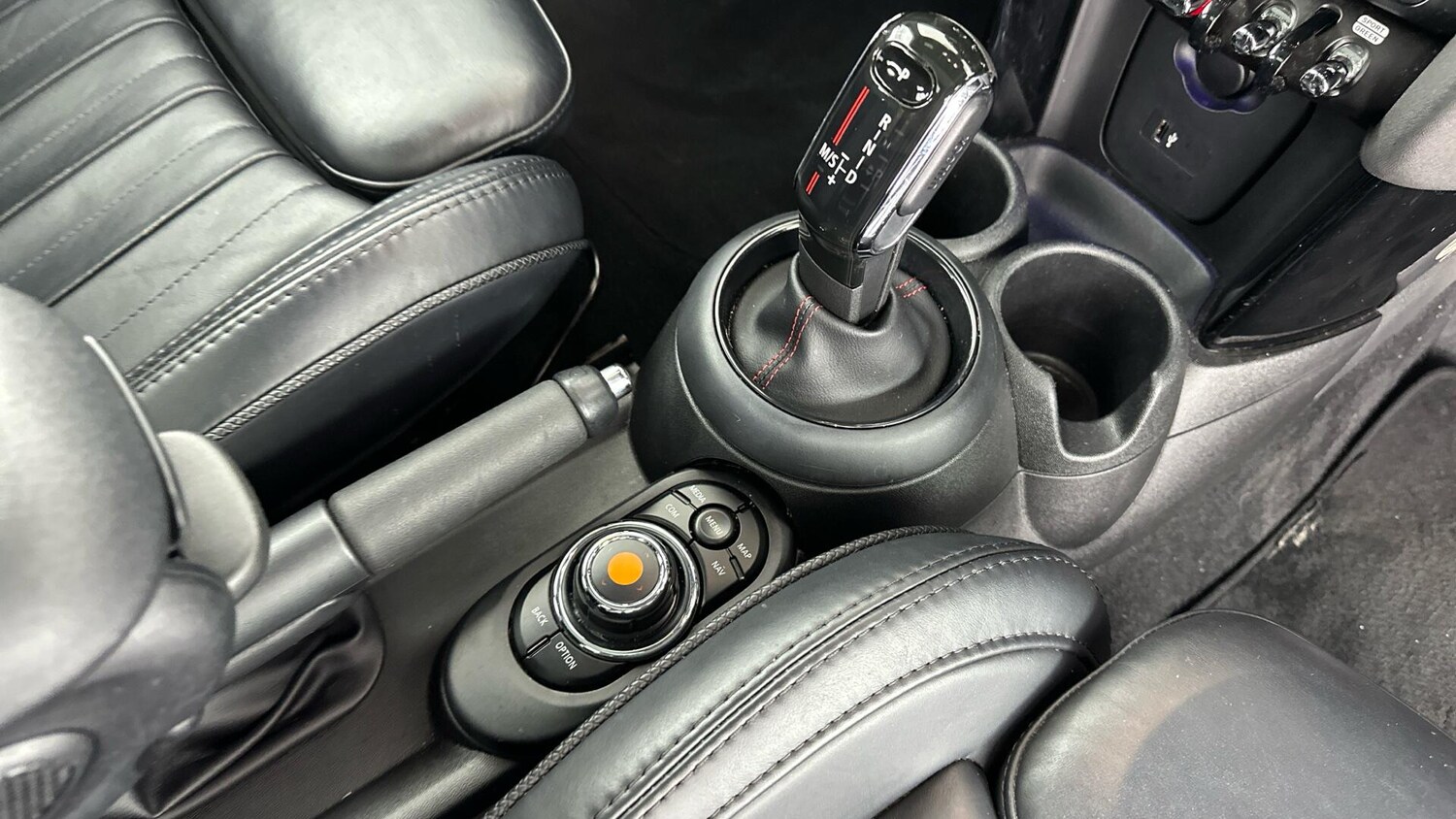 Used MINI Hatch 2018 for sale - 76760382: Photo 10