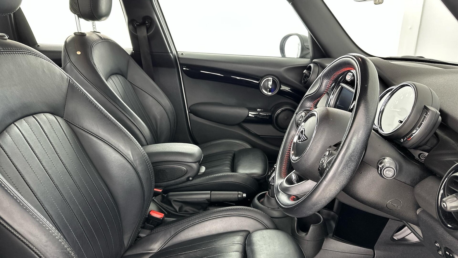 Used MINI Hatch 2018 for sale - 76760382: Photo 11