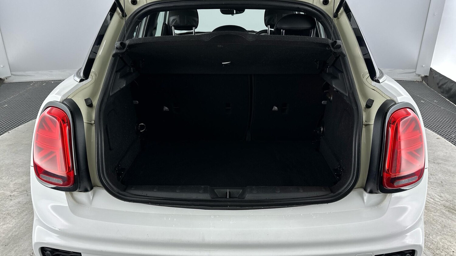 Used MINI Hatch 2018 for sale - 76760382: Photo 13