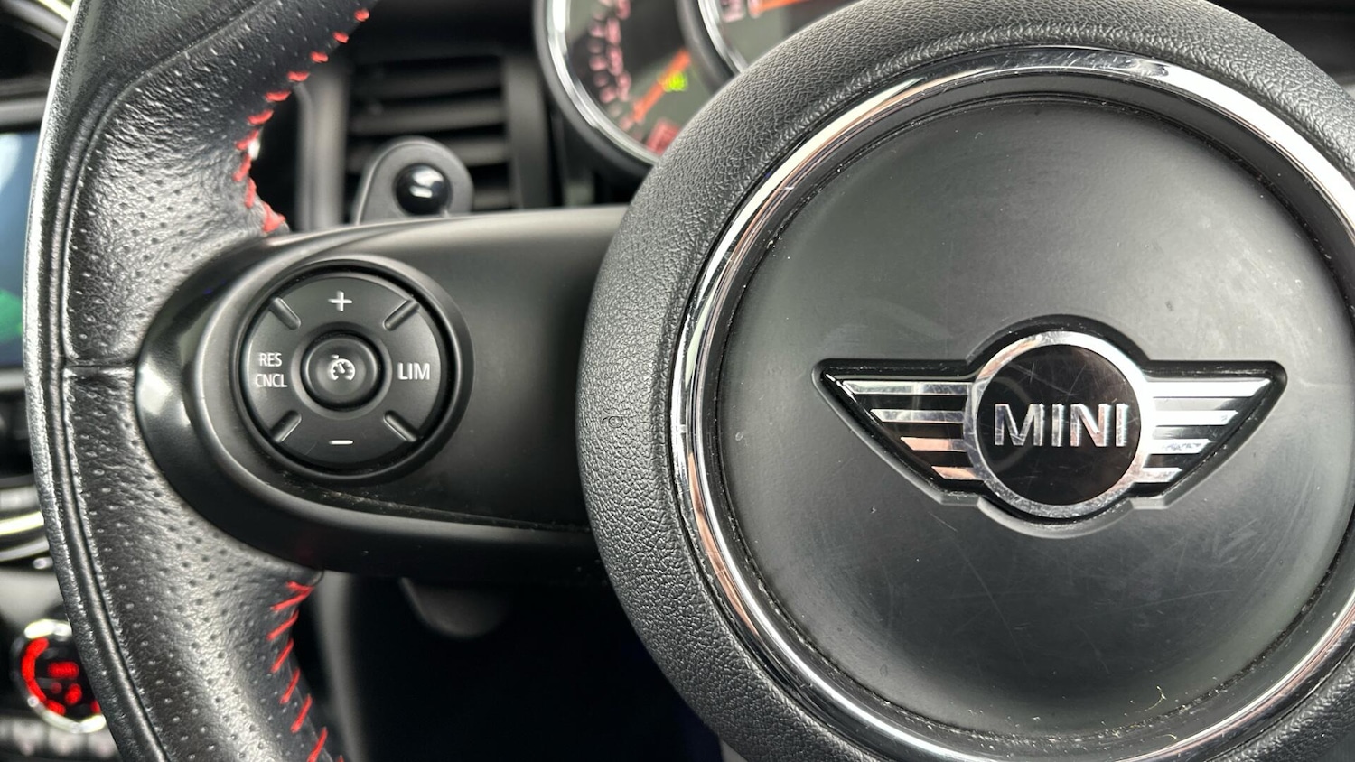 Used MINI Hatch 2018 for sale - 76760382: Photo 17