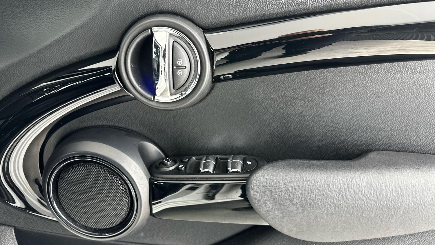 Used MINI Hatch 2018 for sale - 76760382: Photo 20