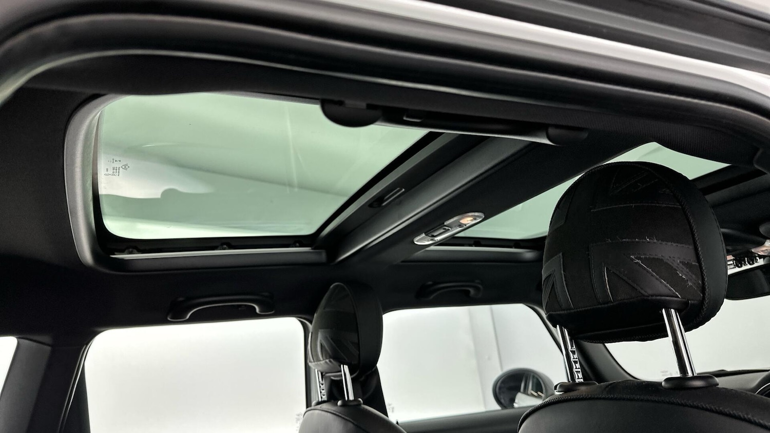 Used MINI Hatch 2018 for sale - 76760382: Photo 28