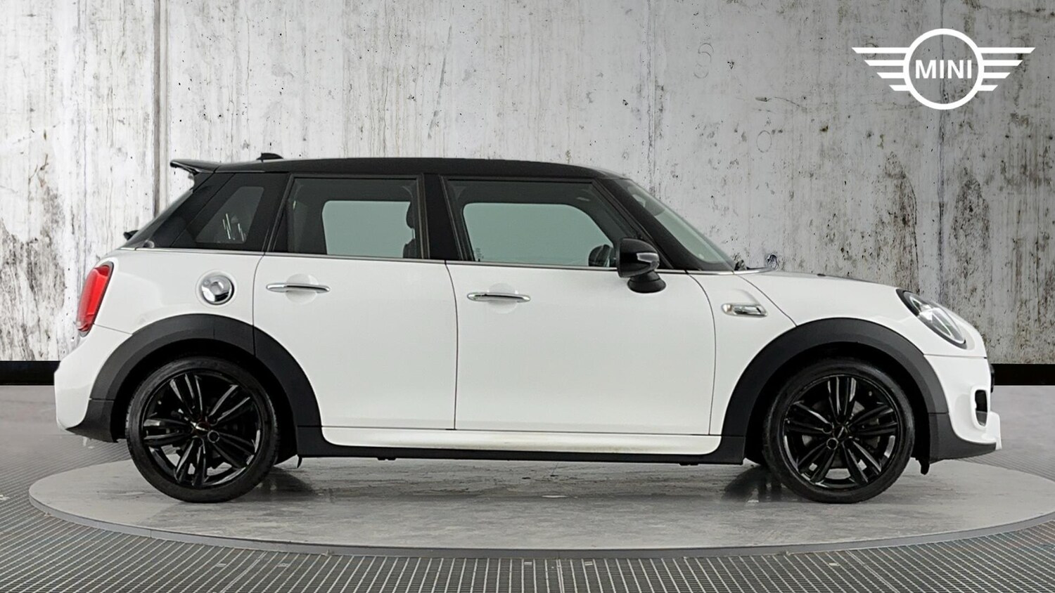 Used MINI Hatch 2018 for sale - 76760382: Photo 3