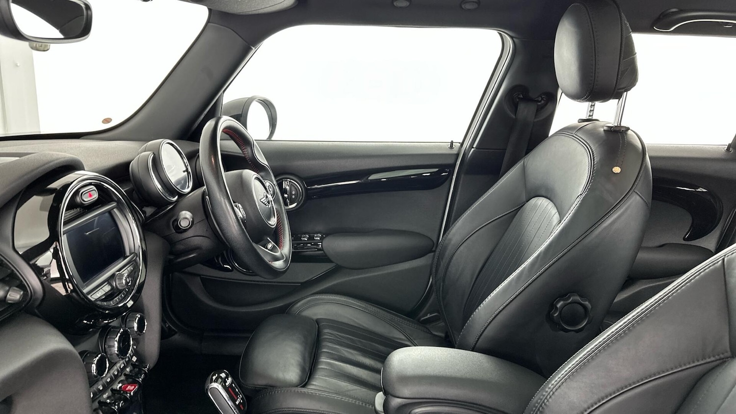 Used MINI Hatch 2018 for sale - 76760382: Photo 30