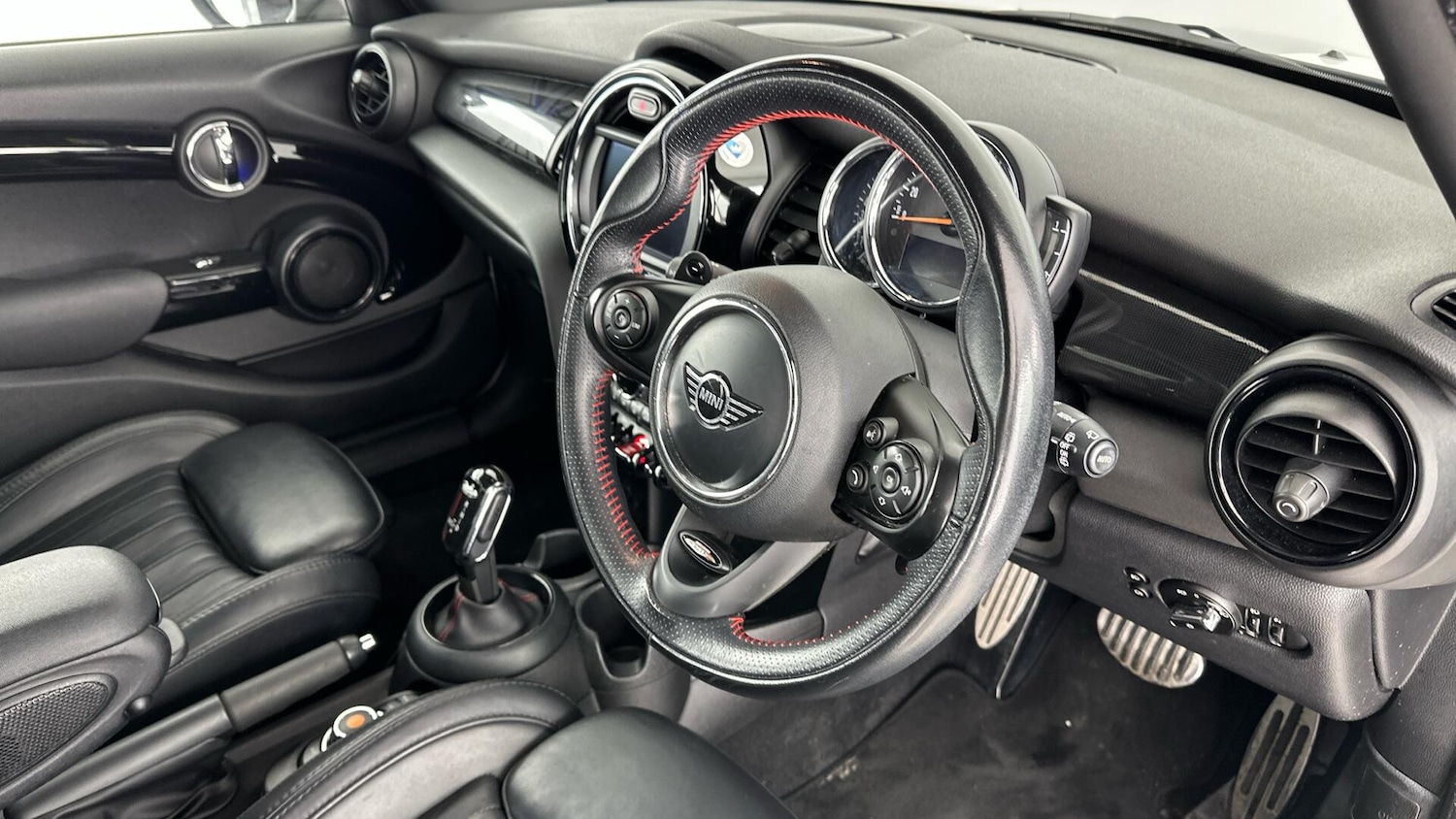 Used MINI Hatch 2018 for sale - 76760382: Photo 6
