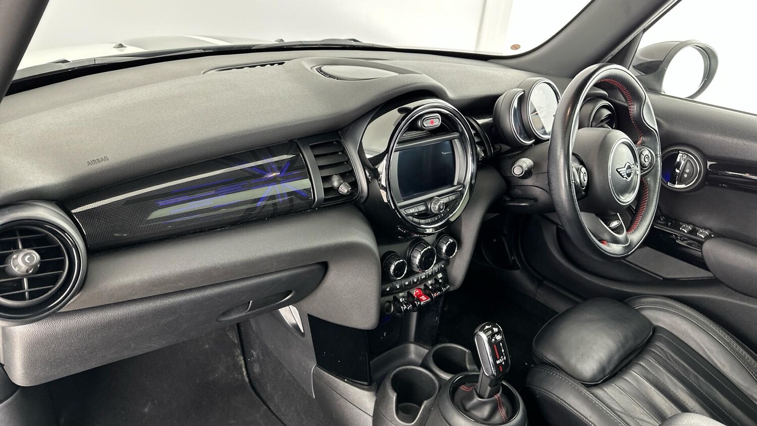 Used MINI Hatch 2018 for sale - 76760382: Photo 7