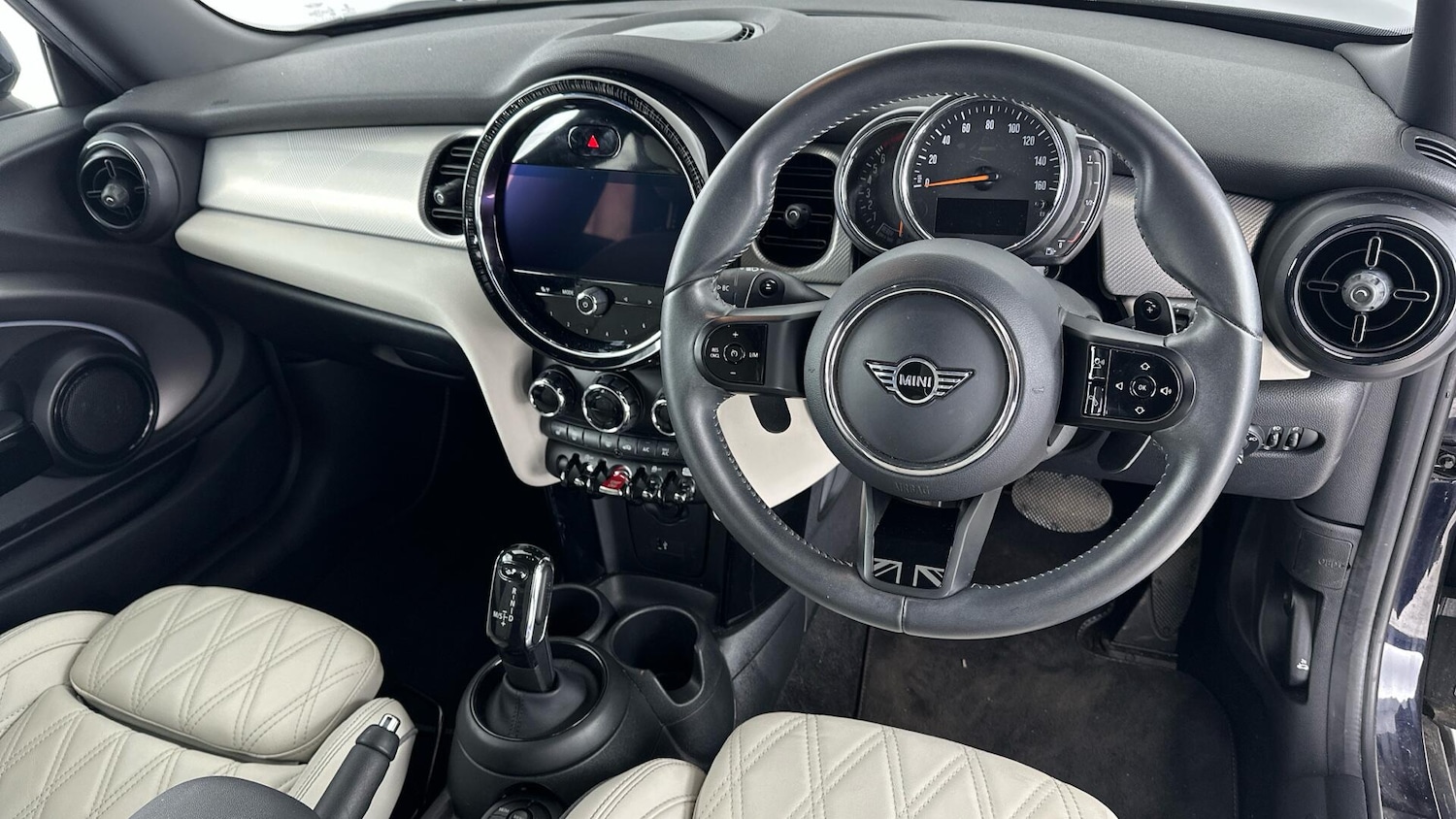 Used MINI Hatch 2022 for sale - 76760319: Photo 4