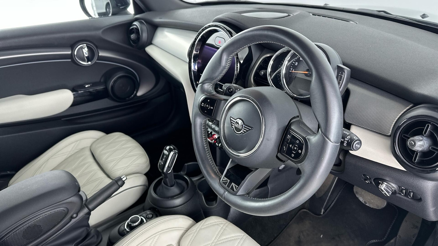 Used MINI Hatch 2022 for sale - 76760319: Photo 6