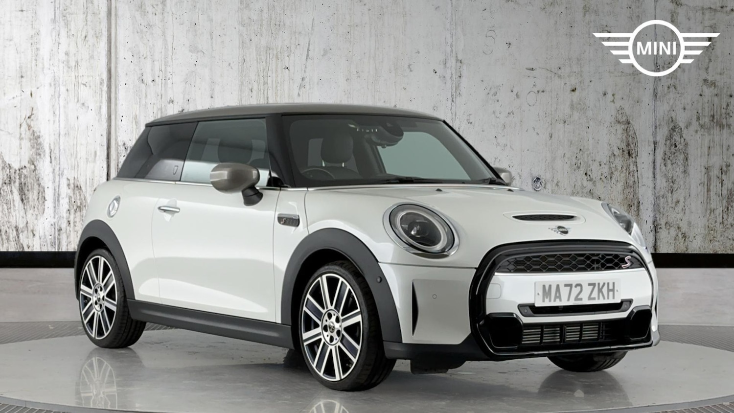 Used MINI Hatch 2023 for sale - 76760251: Photo 1