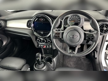 Used MINI Hatch 2023 for sale - 76760251: Photo