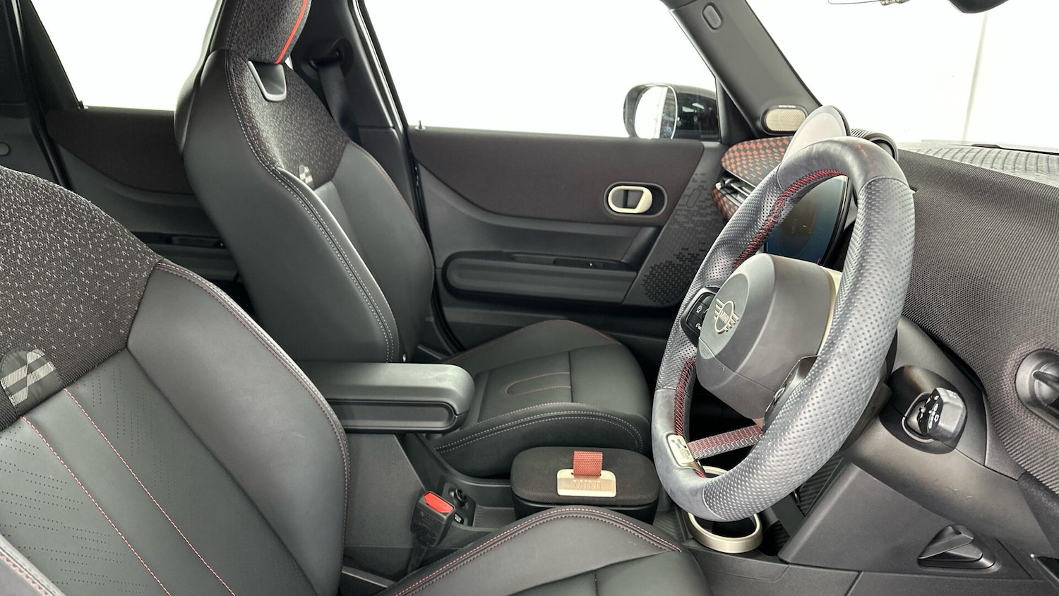 Used MINI Hatch 2025 for sale - 77016537: Photo 11