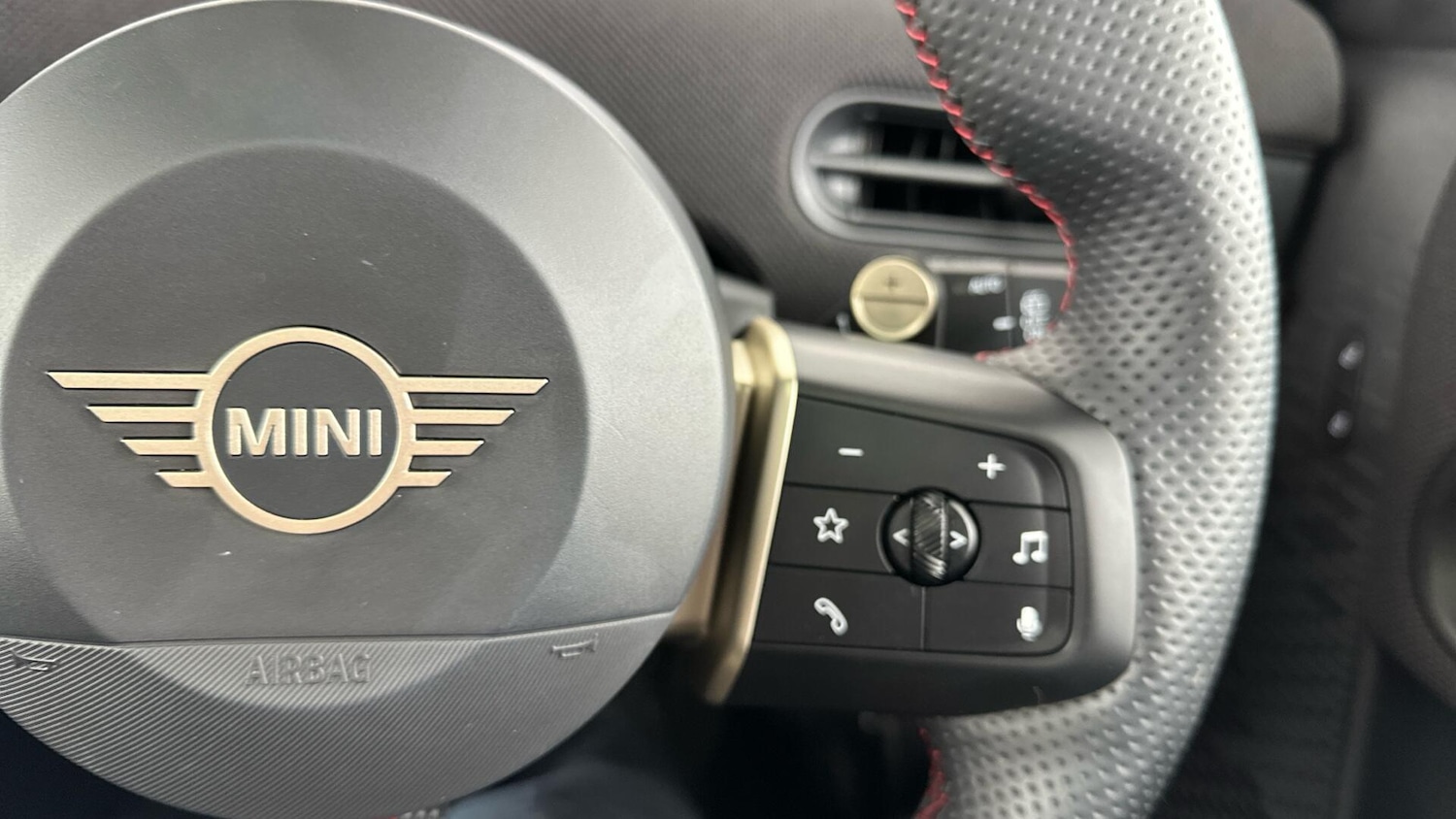 Used MINI Hatch 2025 for sale - 77016537: Photo 18