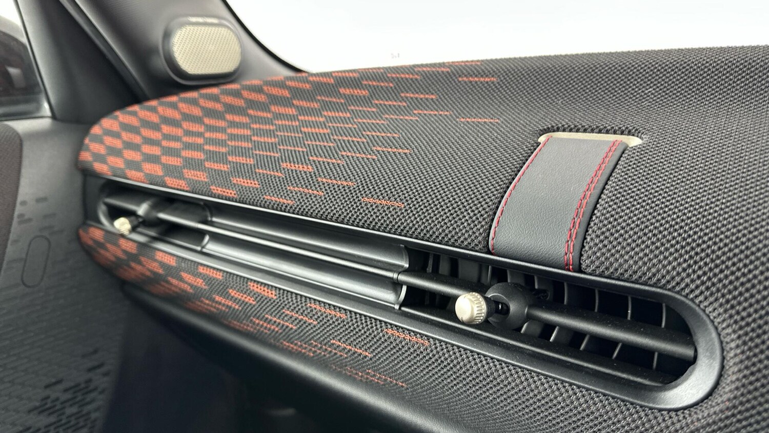 Used MINI Hatch 2025 for sale - 77016537: Photo 35