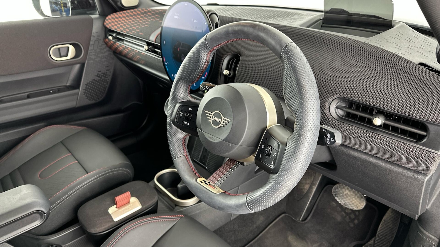 Used MINI Hatch 2025 for sale - 77016537: Photo 6