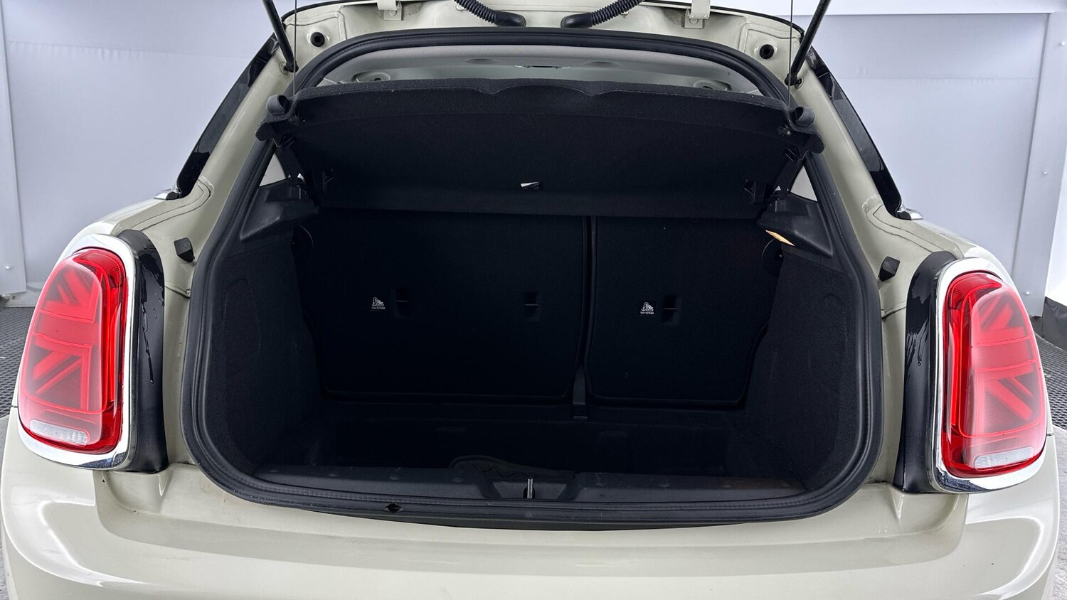 Used MINI Hatch 2019 for sale - 76760445: Photo 13