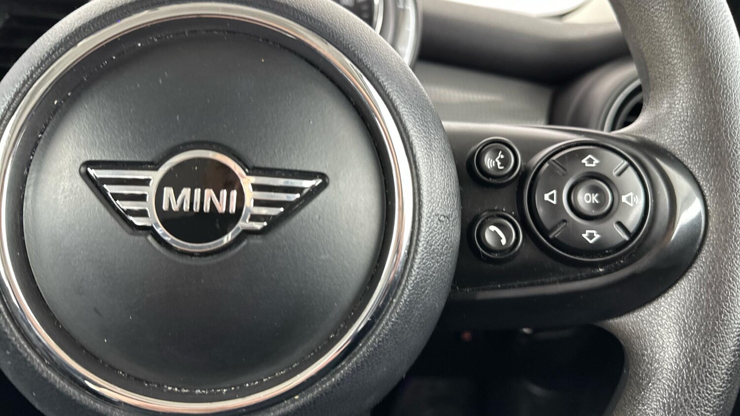 Used MINI Hatch 2019 for sale - 76760445: Photo 18