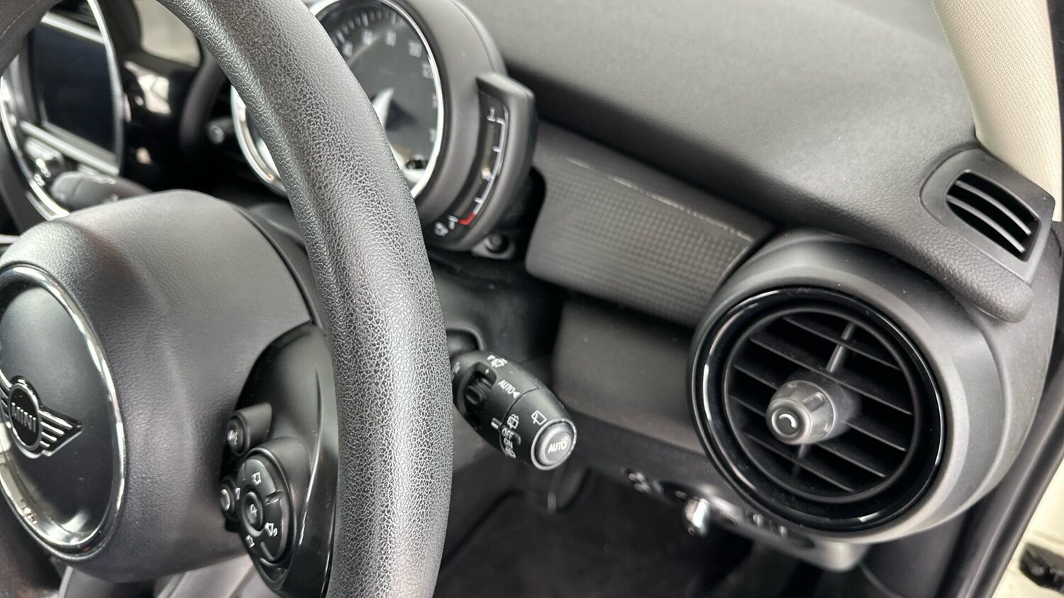 Used MINI Hatch 2019 for sale - 76760445: Photo 30