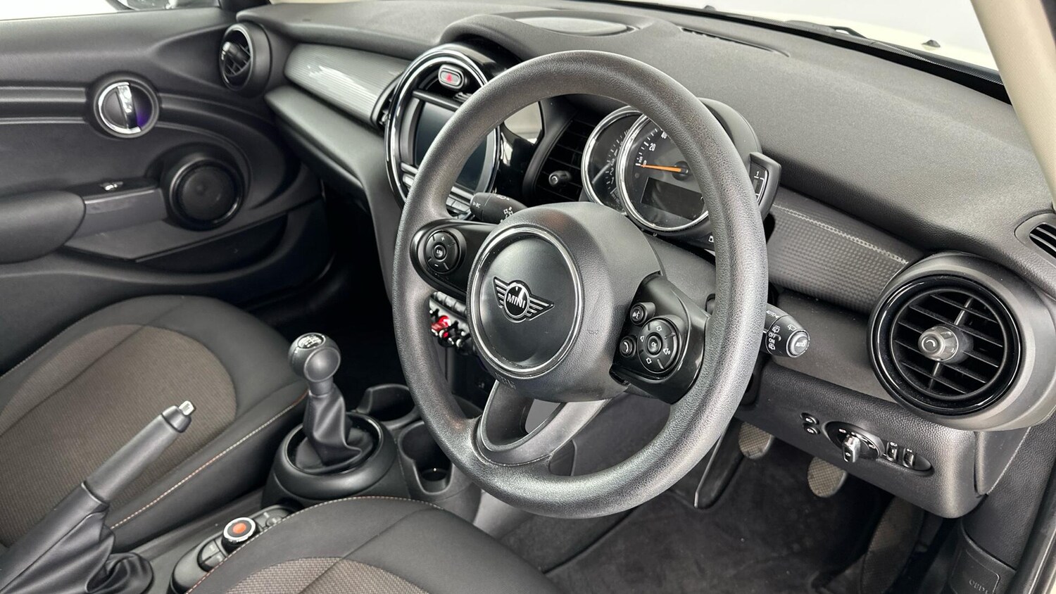 Used MINI Hatch 2019 for sale - 76760445: Photo 6