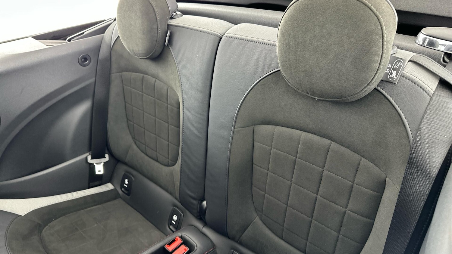 Used MINI Convertible 2023 for sale - 77175322: Photo 12