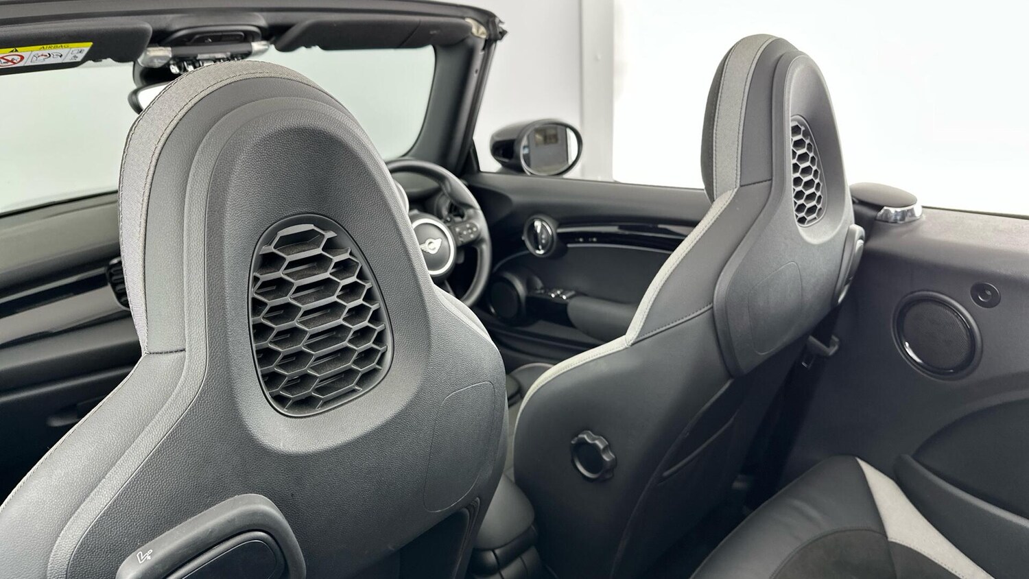 Used MINI Convertible 2023 for sale - 77175322: Photo 31