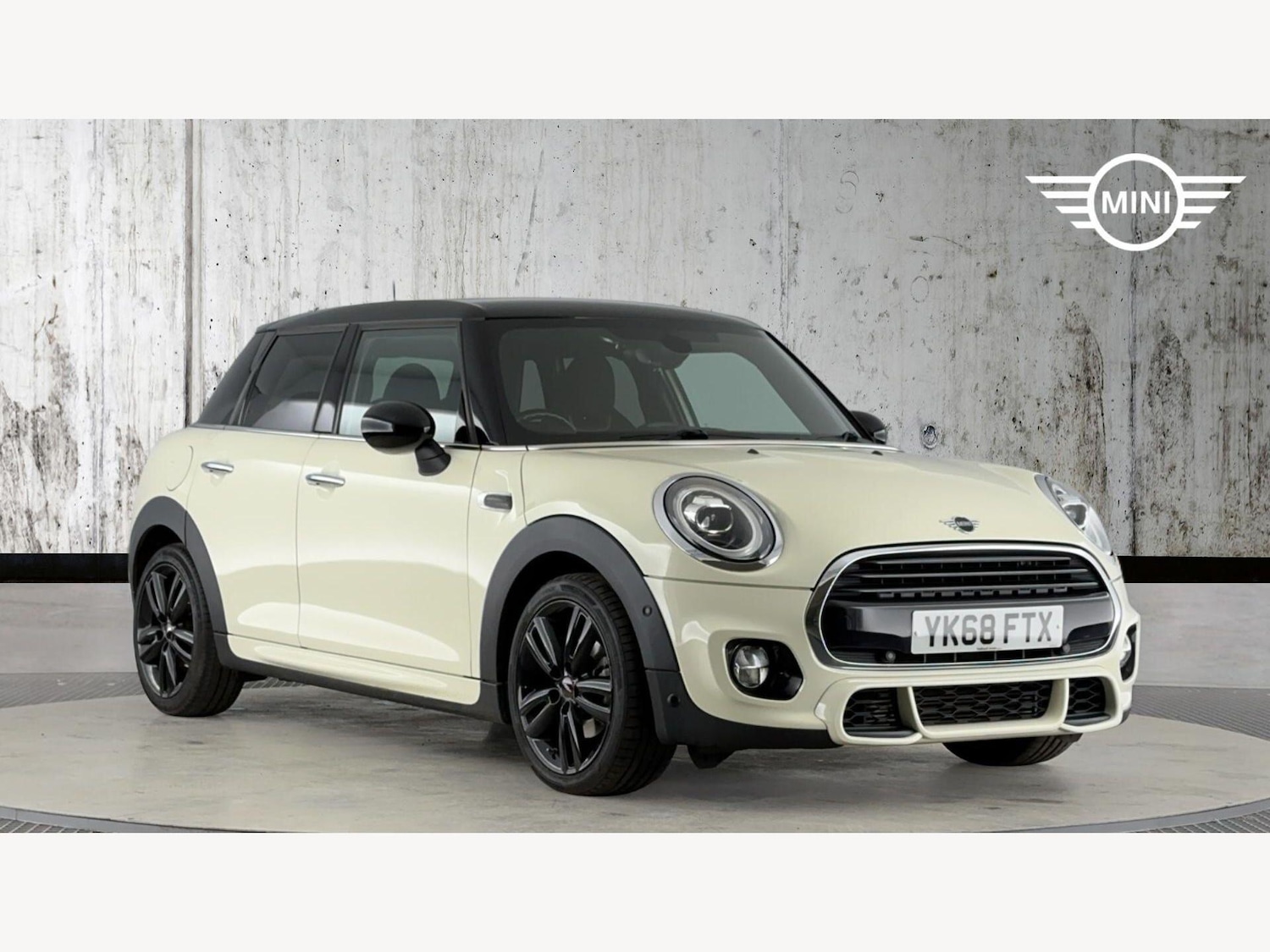 Used MINI Hatch 2019 for sale - 78019723: Photo 1