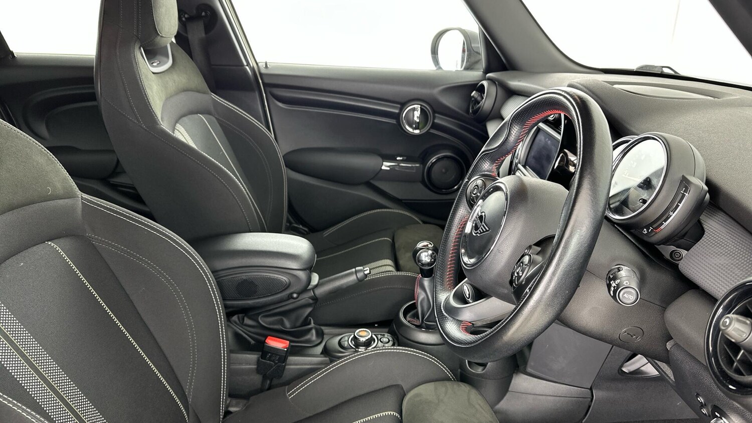 Used MINI Hatch 2019 for sale - 78019723: Photo 11