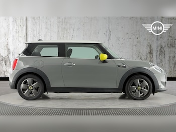 Used MINI Hatch 2021 for sale - 76760463: Photo