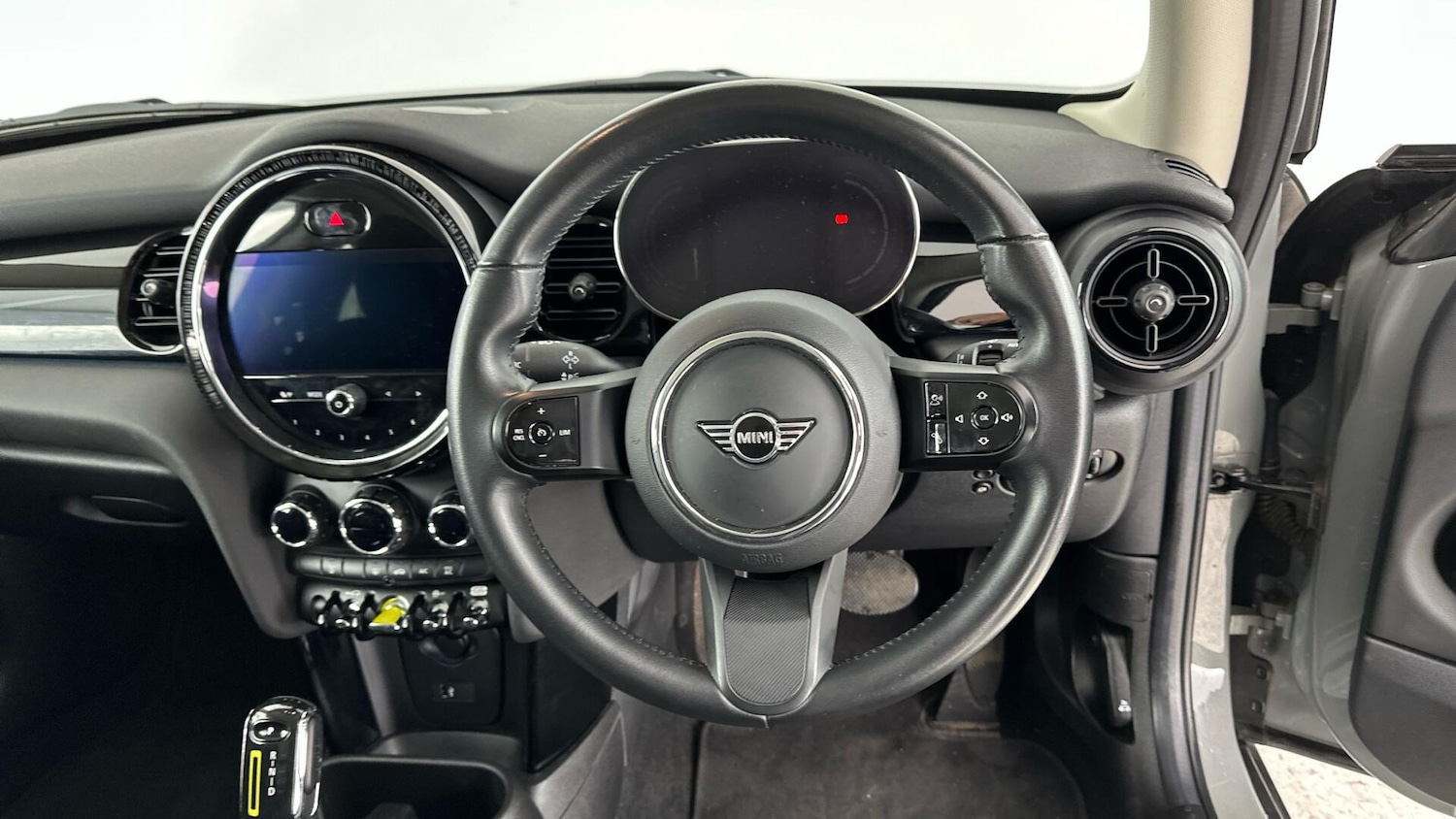 Used MINI Hatch 2021 for sale - 76760463: Photo 5