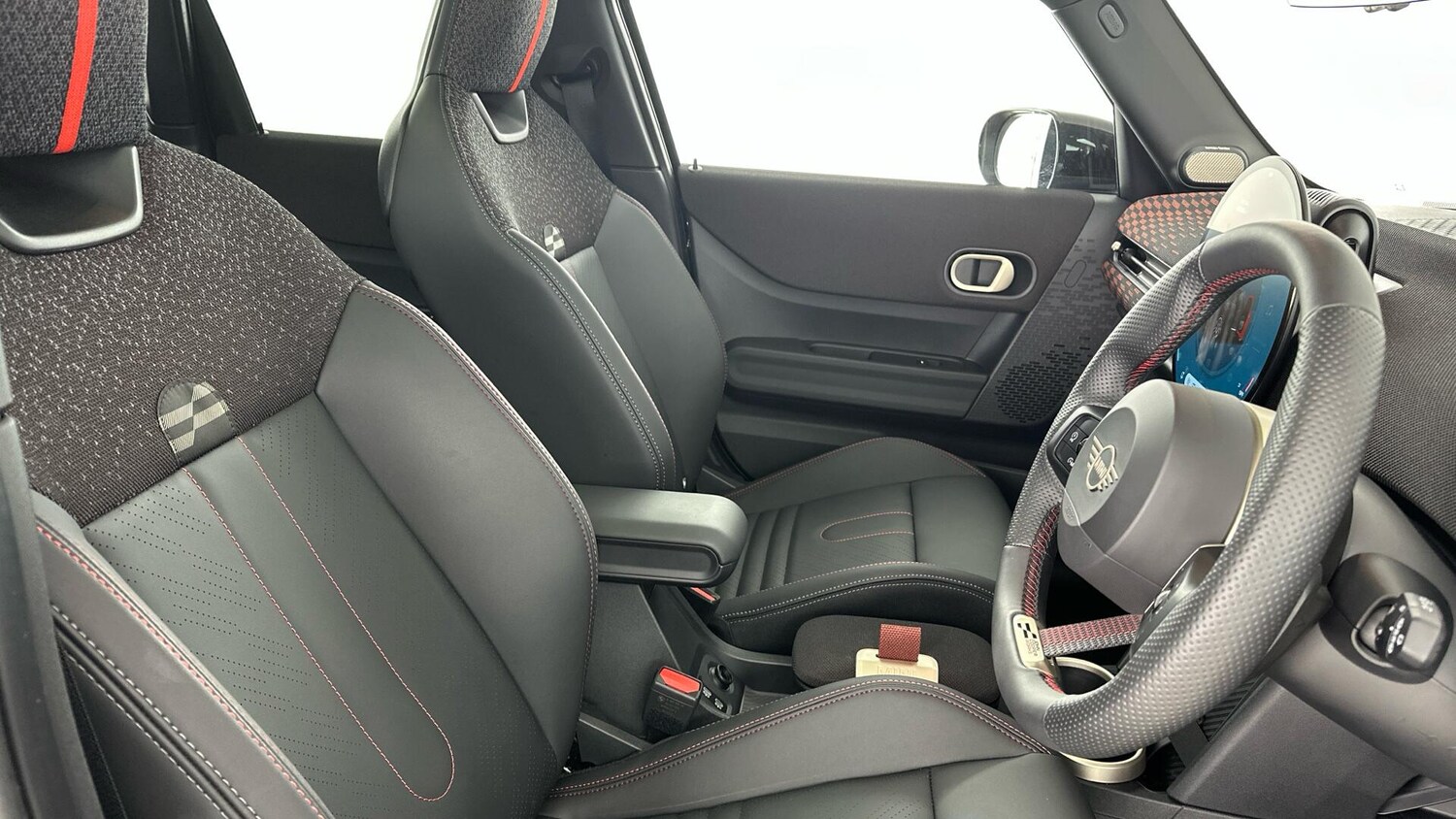 Used MINI Hatch 2025 for sale - 76865258: Photo 11