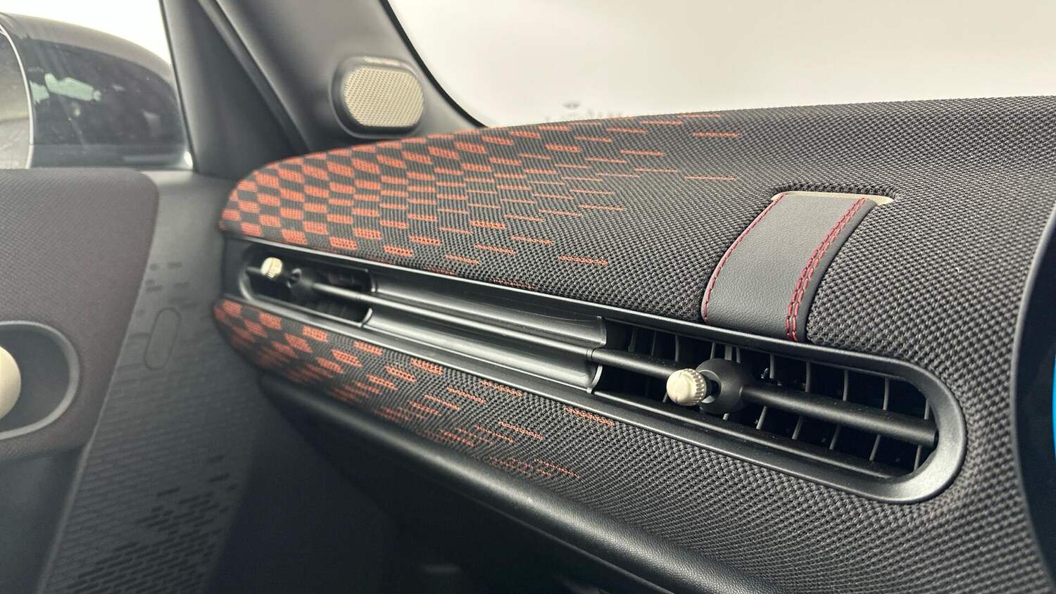 Used MINI Hatch 2025 for sale - 76865258: Photo 36