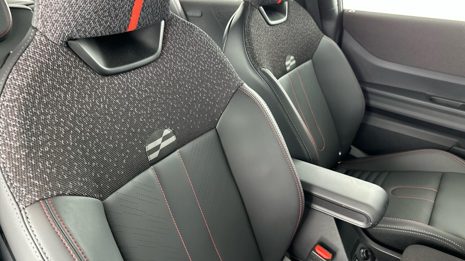 Used MINI Cooper 2025 for sale - 76760309: Photo 27