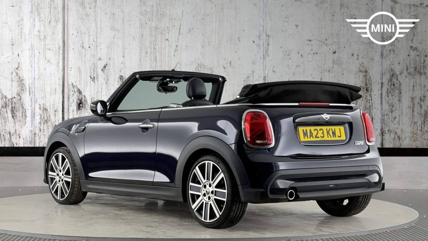 Used MINI Convertible 2023 for sale - 77496292: Photo 2