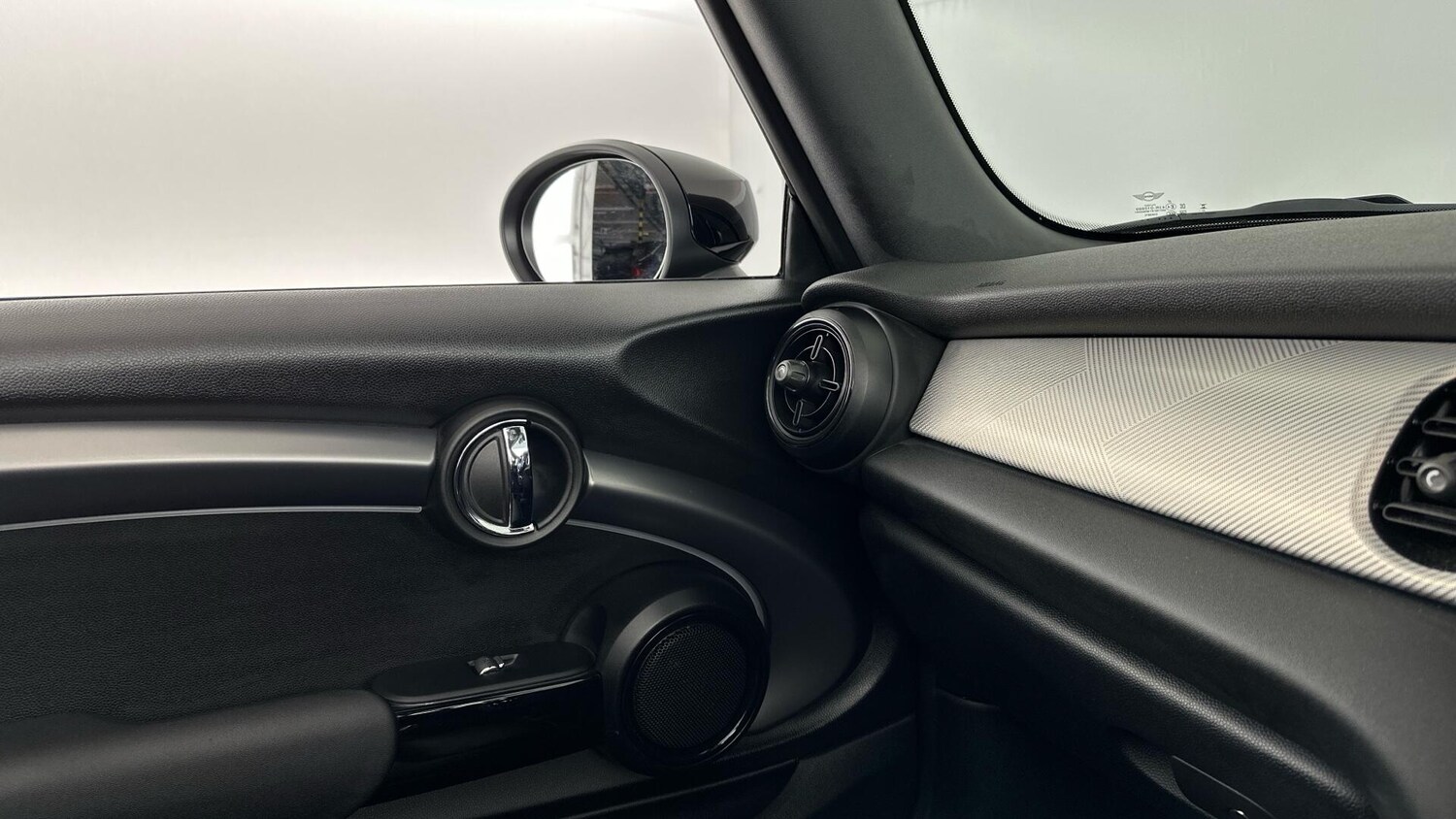 Used MINI Convertible 2023 for sale - 77496292: Photo 33