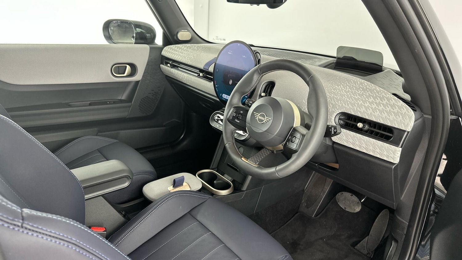 Used MINI Cooper 2025 for sale - 76760399: Photo 6