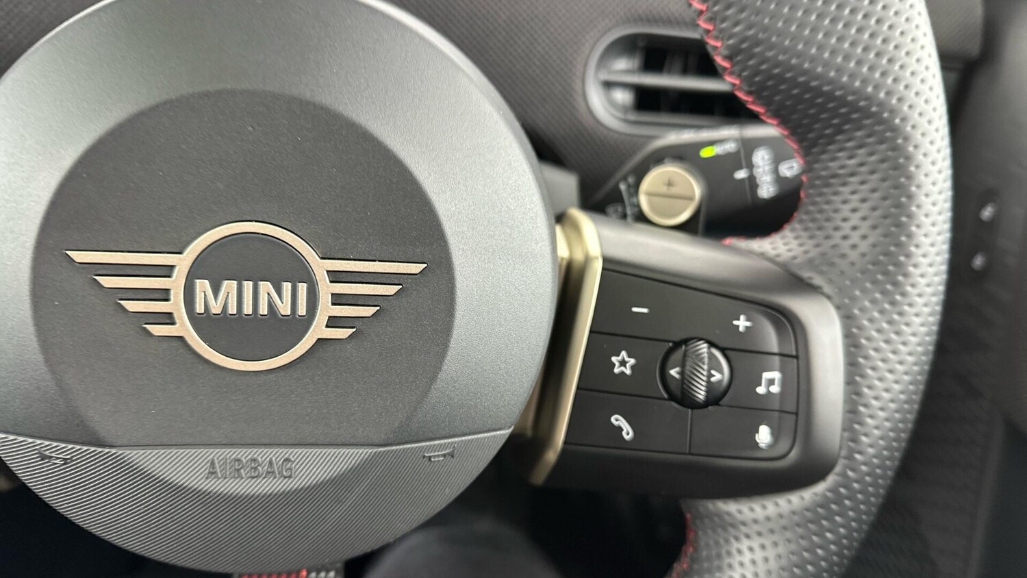 Used MINI Hatch 2025 for sale - 77015990: Photo 18