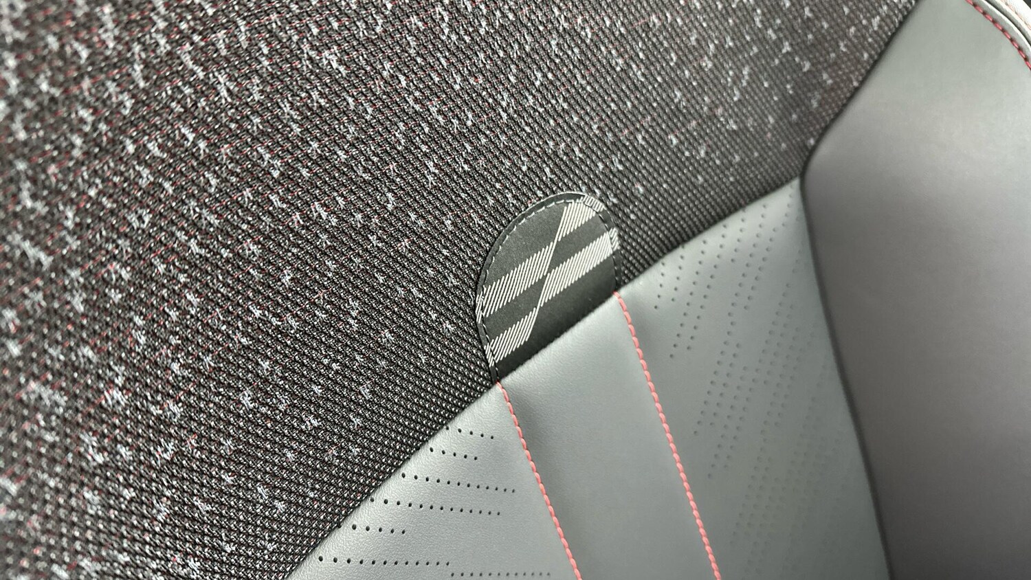 Used MINI Hatch 2025 for sale - 77015990: Photo 33