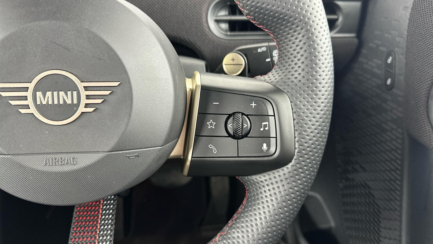 Used MINI Hatch 2025 for sale - 77940174: Photo 18